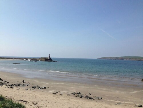 Beach Cottage Sleeps 4 (2 Bedroom)