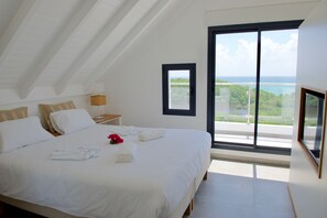 5 bedrooms, in-room safe, iron/ironing board, free WiFi - The View - Sea View Pool + Ideal for Family (Sainte-Anne)