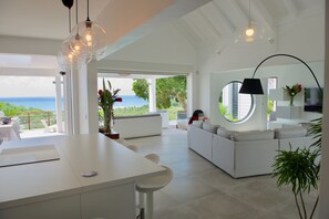 TV - The View - Sea View Pool + Ideal for Family (Sainte-Anne)