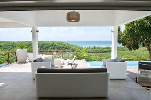 Pool - The View - 5 Bedrooms | Pool, Jacuzzi & Beach | Guadeloupe (Sainte-Anne)