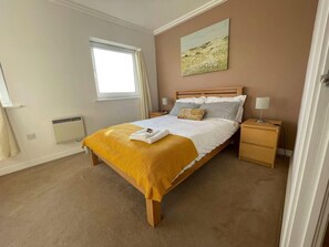 Apartment, Multiple Beds | 3 bedrooms, iron/ironing board, free WiFi, bed sheets - Stunning 2-bed Central Location in Basingstoke (Basingstoke)