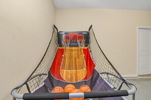 Games room - 20% OFF Weekly Stay/ 6Br/ Fireworks View (Davenport)