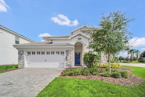 View of the front of the house