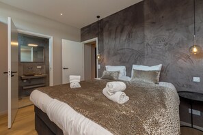 2 عدّة غرف نوم وخدمة الإنترنت