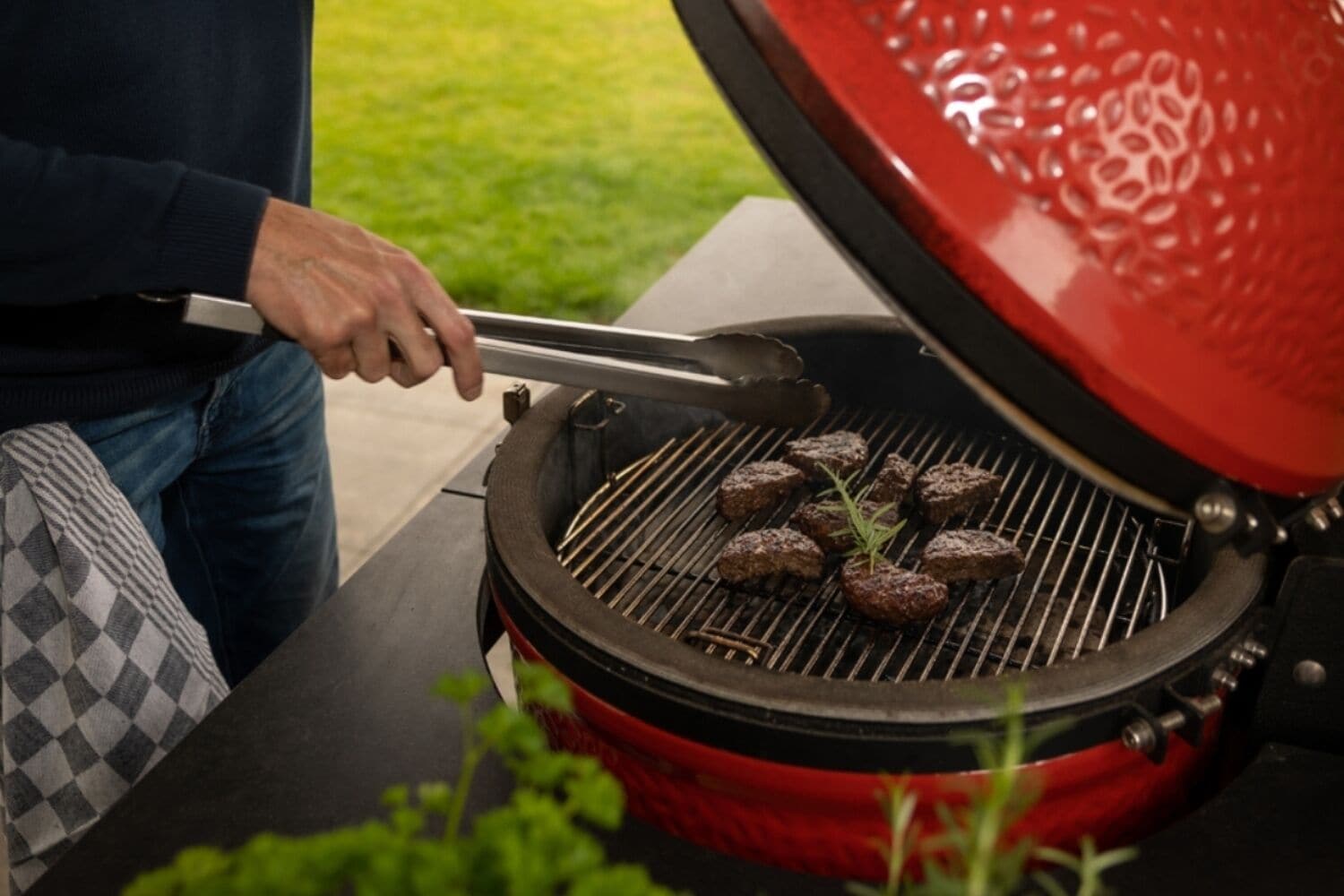 Premium-Haus | Wohnbereich | 75-Zoll-Flachbildfernseher mit Kabelempfang