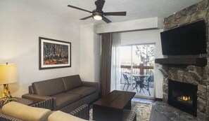 Télévision, cheminée