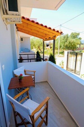 Triple Room, Balcony | Balcony - Vila Lejla (Ksamil)