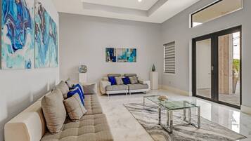 Nhà (3915 Gulfstream Pkwy) | Phòng khách