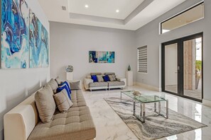 House (3915 Gulfstream Pkwy) | Living room - 3915 Gulfstream Pkwy (Cape Coral)