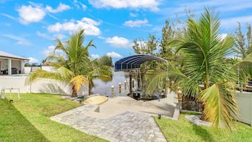 House (3915 Gulfstream Pkwy) | Property grounds