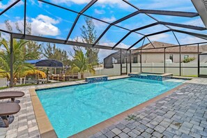 House (3915 Gulfstream Pkwy)