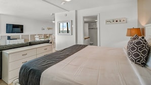 Condo (Beach & Tennis 5507)