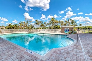 Condo (Beach & Tennis 5806) | Pool