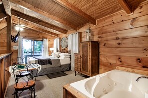 1 bedroom, memory foam beds, desk, iron/ironing board - Sweet Dreams - Romantic and Hot Tub (Sevierville)