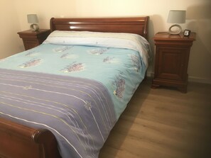 3 bedrooms, iron/ironing board, Internet, bed sheets