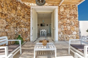 Outdoor dining - Villa Dora by Perle di Puglia (San Pietro in Bevagna)