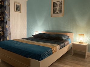 2 bedrooms, iron/ironing board, free WiFi, bed sheets - Charming country house with private garden (Le Beausset)