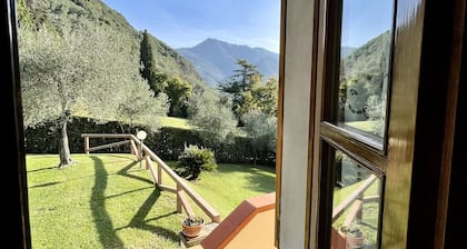 Villa with wonderful private pool and garden for up to 12 people