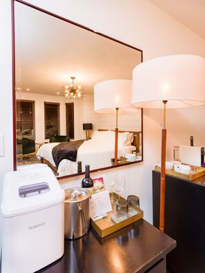 1 bedroom, iron/ironing board, Internet, bed sheets