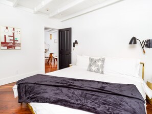 2 habitaciones, tabla de planchar con plancha y internet 