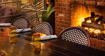 American Beech - Deluxe King Suite 14