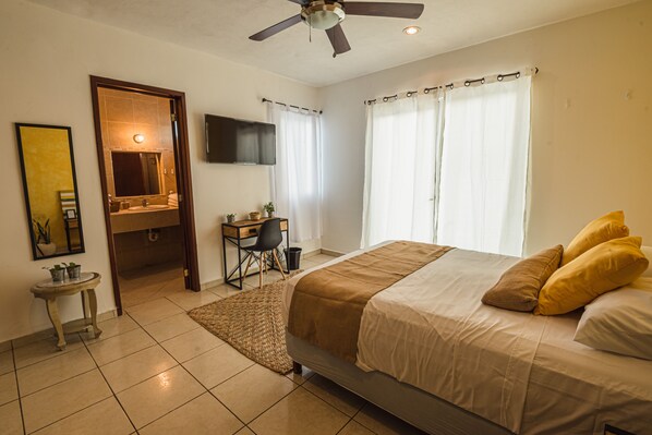 3 bedrooms, iron/ironing board, free WiFi