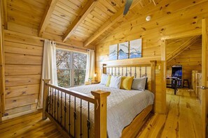 4 bedrooms, desk, iron/ironing board, travel cot