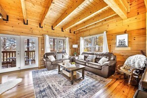 تلفزيون ذكي، مدفأة، كرة قدم الطاولة