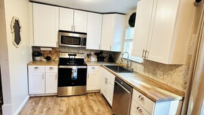 茶具/咖啡用具、冰箱、微波炉、烤箱