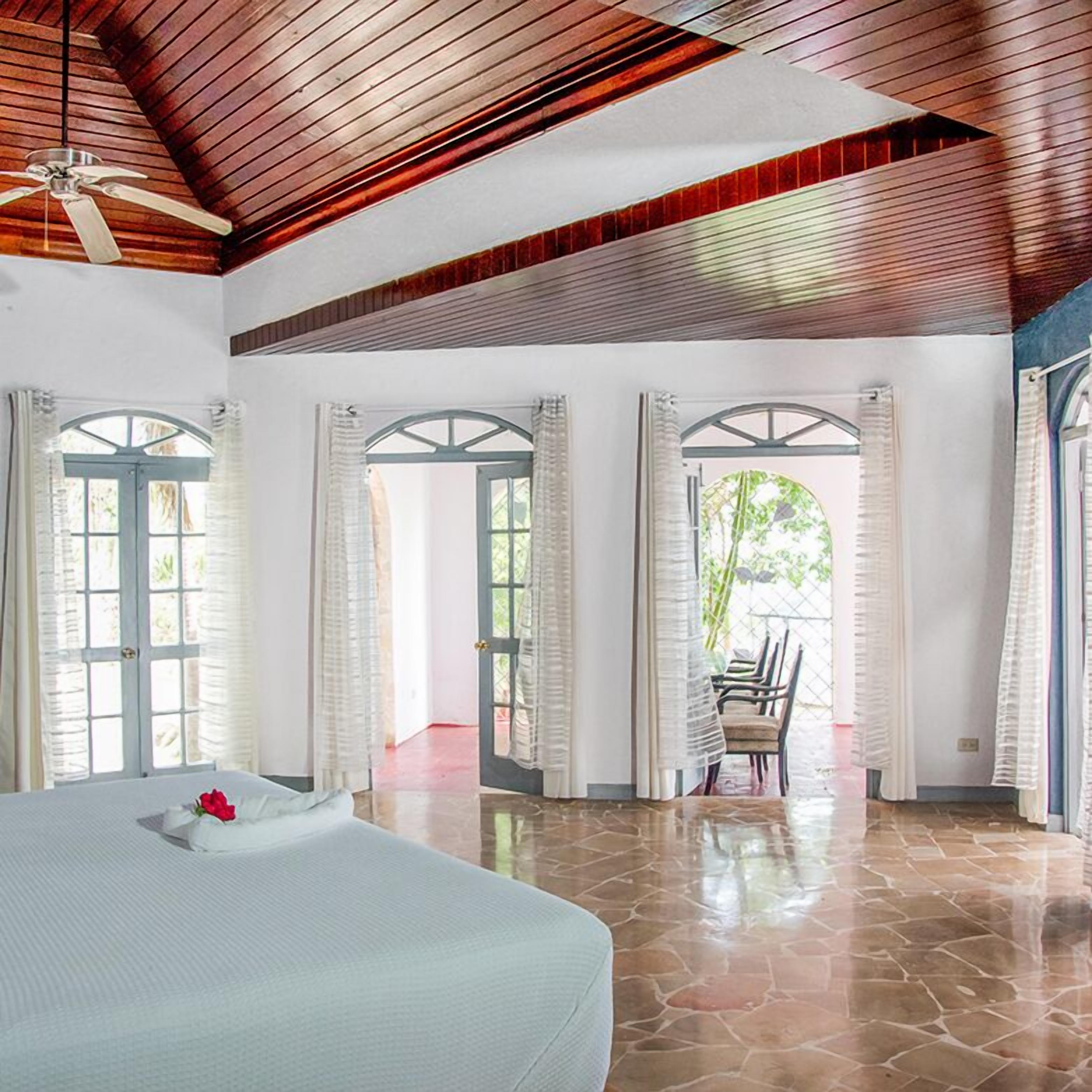 Iron/ironing board, free WiFi