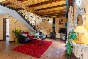 Flat-screen TV - Sunset Village (Santana)
