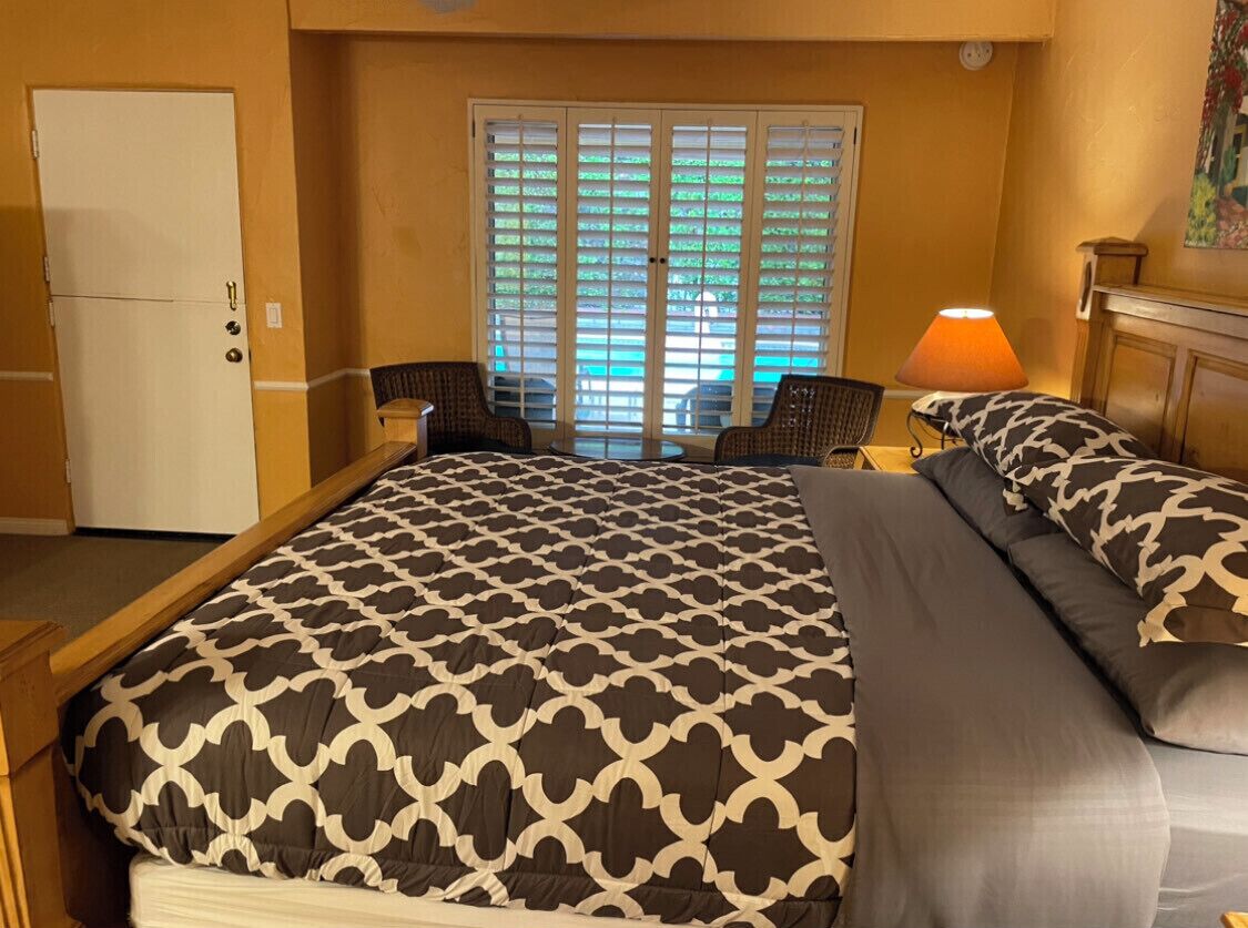 1 habitación, tabla de planchar con plancha, wifi gratis y ropa de cama 