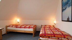 2 Schlafzimmer, Reisekinderbett, kostenloses WLAN