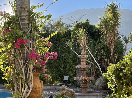 🌸Room 2️⃣ in a former boutique hotel, two blocks from Downtown Palm Springs 🌞