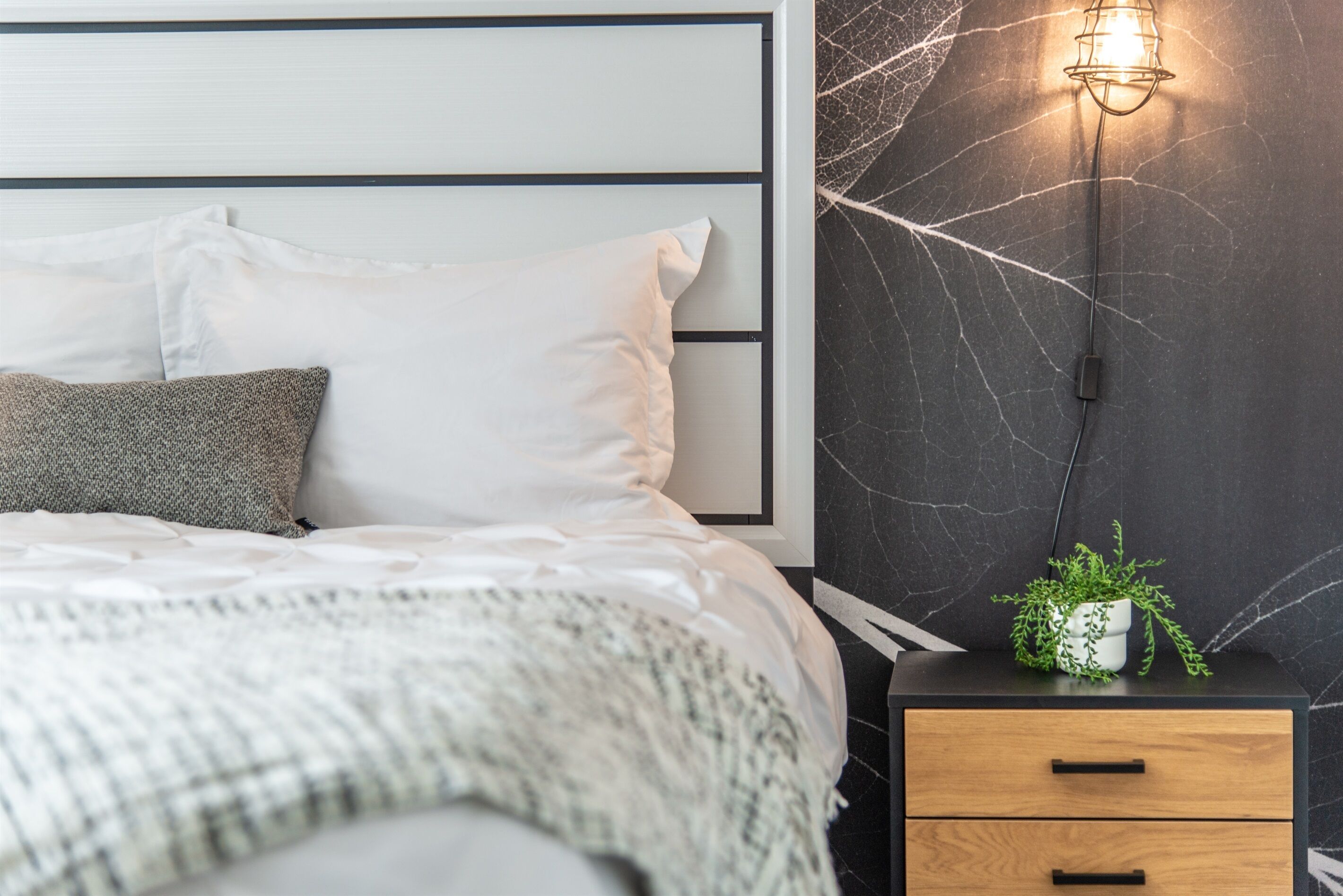 2 bedrooms, desk, iron/ironing board, travel crib