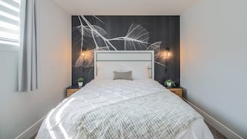 2 bedrooms, desk, iron/ironing board, travel cot