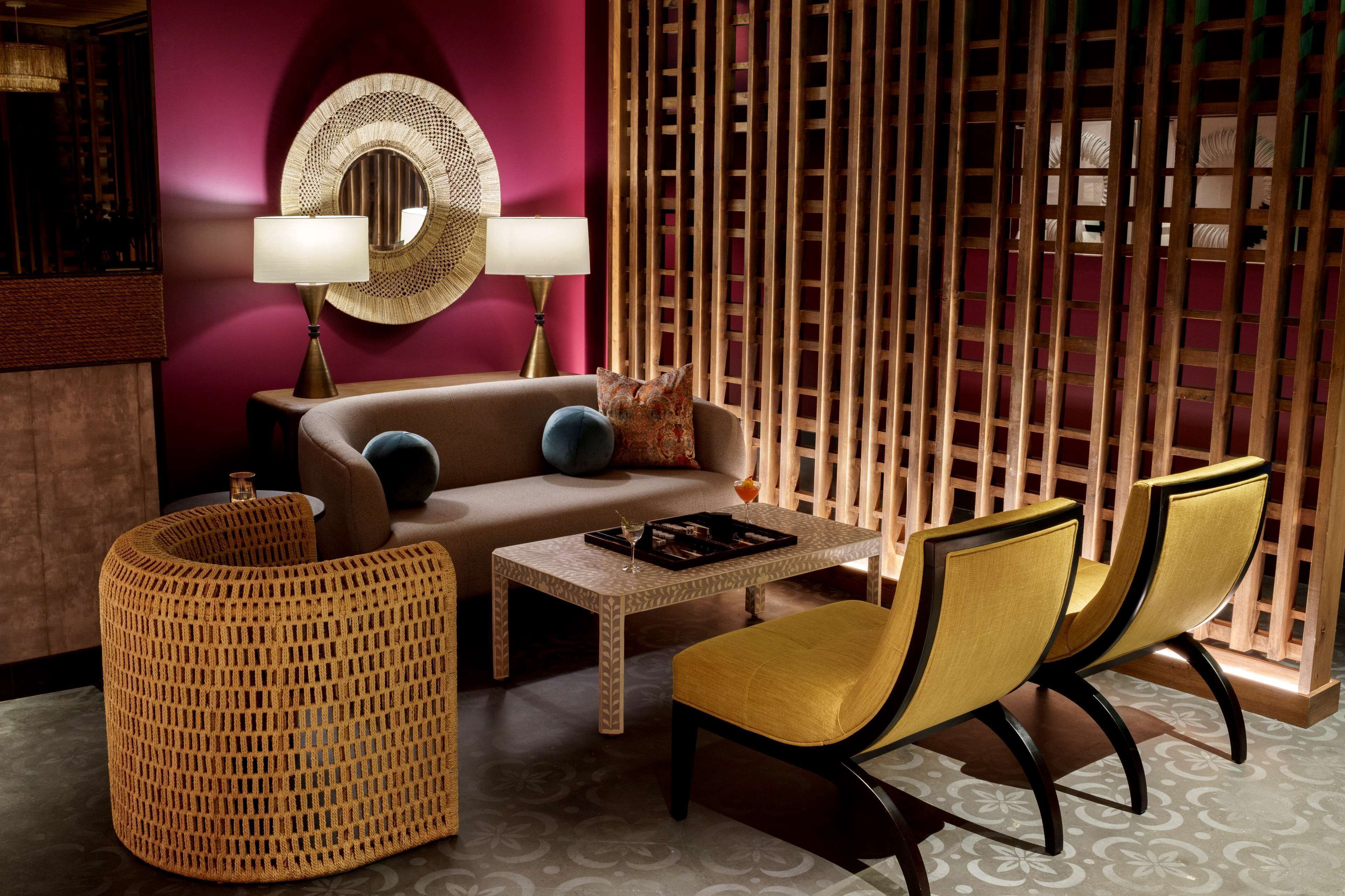 2 bars/lounges, rooftop bar