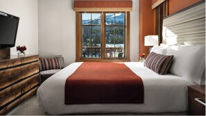 3 bedrooms, desk, WiFi, bed sheets