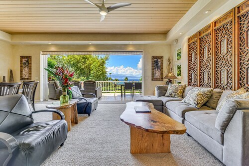 Napili Maui Paradise Getaway – 5BR Home for 14 with Ocean View