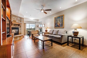 Smart TV, fireplace, DVD player - Lodge at Mtn Village B147 | Ski-In/Out | Valley View | Large Balcony | Washer/Dryer | Pool | Hot Tub (Park City)