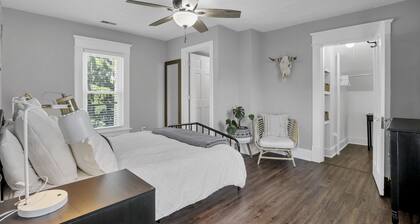 Peaceful + Private Home | Full Kitchen | Sleeps 4