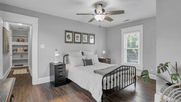 1 habitación, escritorio, tabla de planchar con plancha y wifi gratis