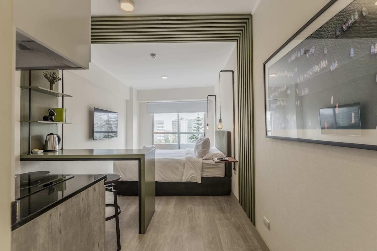Loft (1010)