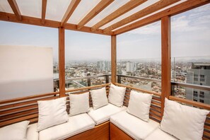 Rooftop terrace - Modern Lofts in Grau Building by Wynwood-House (Lima)