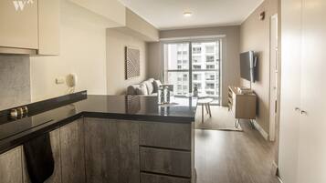 Loft | Private kitchen | Fridge, microwave, blender, cookware/dishes/utensils