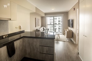 Gác | Bếp riêng | Tủ lạnh, lò vi sóng, máy xay thực phẩm