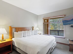 1 bedroom, desk, iron/ironing board, free WiFi
