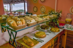 Desayuno buffet incluido todos los días 