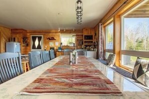 Dining - Dragonwood Retreat for Family and Friends (Parkman)