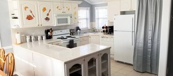 Pop's Lakefront Retreat.<br>Remodeled clean and comfortable.